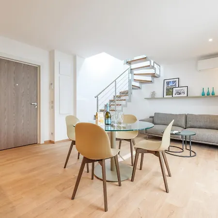 Callista Apartment *