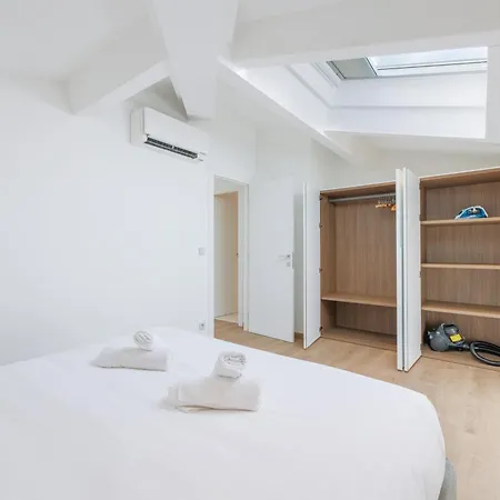 Callista Apartment