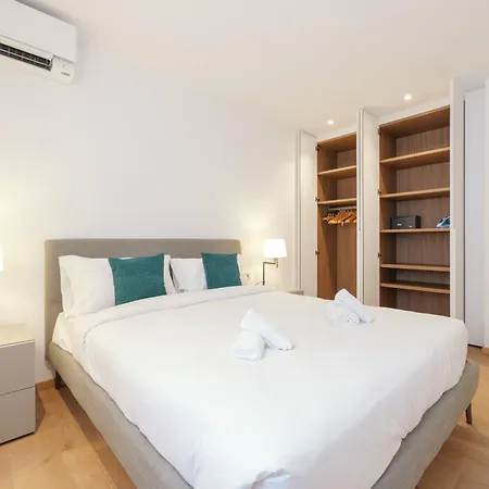 Callista Apartment *