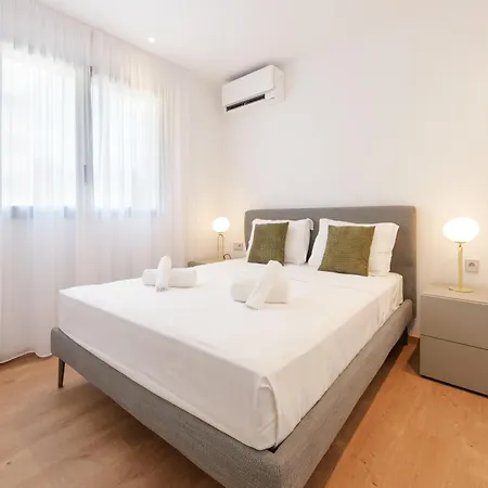 Callista Apartment *