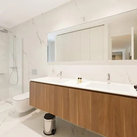 Callista Apartment *